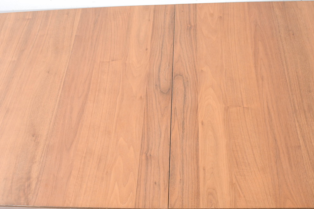 中古　美品　希少な廃番品　最大幅267cm　BoConcept(ボーコンセプト)　Occa(オッカ)　洗練された上品さが目を引くウォールナット材の伸長式ダイニングテーブル(エクステンションテーブル、拡張式テーブル、食卓、4人掛け、6人掛け、8人掛け、4人用、6人用、8人用)(R-083712)