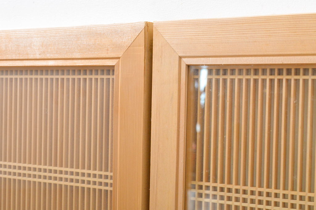 ビンテージ建具　両面ガラス　繊細な格子が目を惹く筬(おさ)欄間2枚セット(明り取り、明かり取り、オサランマ、ヴィンテージ、建具)(R-062630)