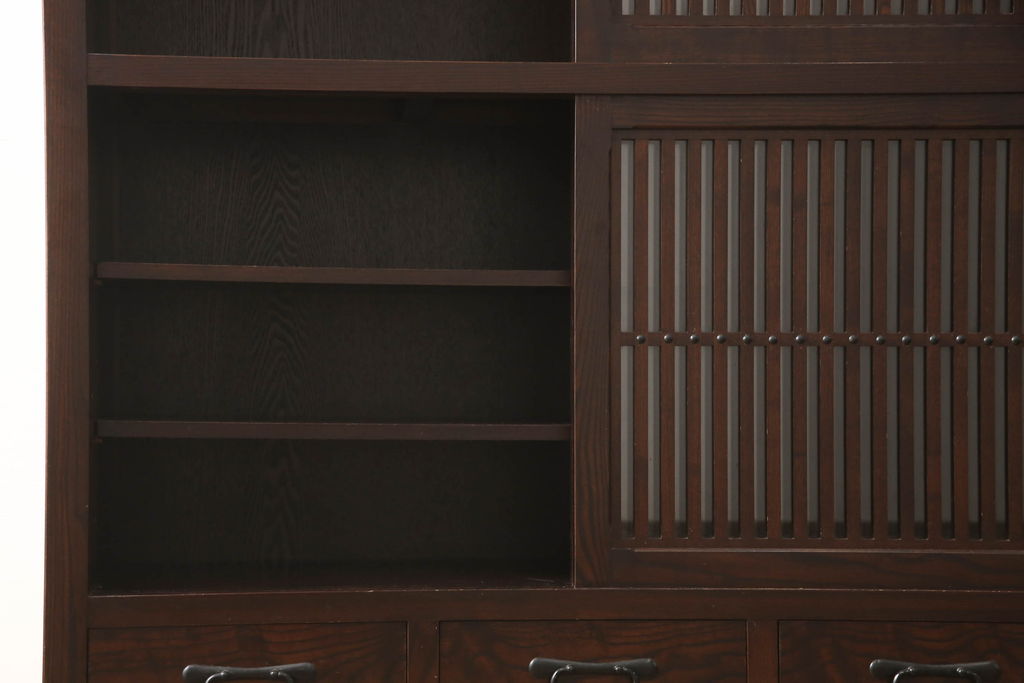 中古　美品　栗材　上質な和の空間を演出する水屋箪笥(食器棚、茶箪笥、戸棚、収納棚、キャビネット)(R-062532)