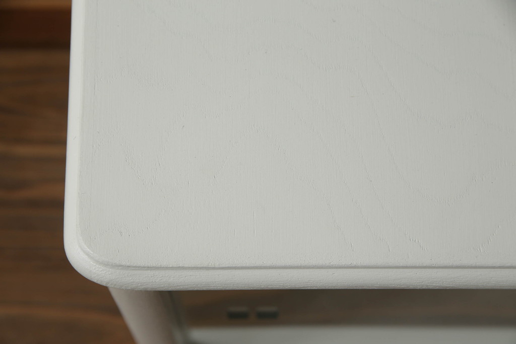 戸棚をペイントリメイク!ご希望サイズに幅を詰め、全体をアンティークホワイトでペイント。