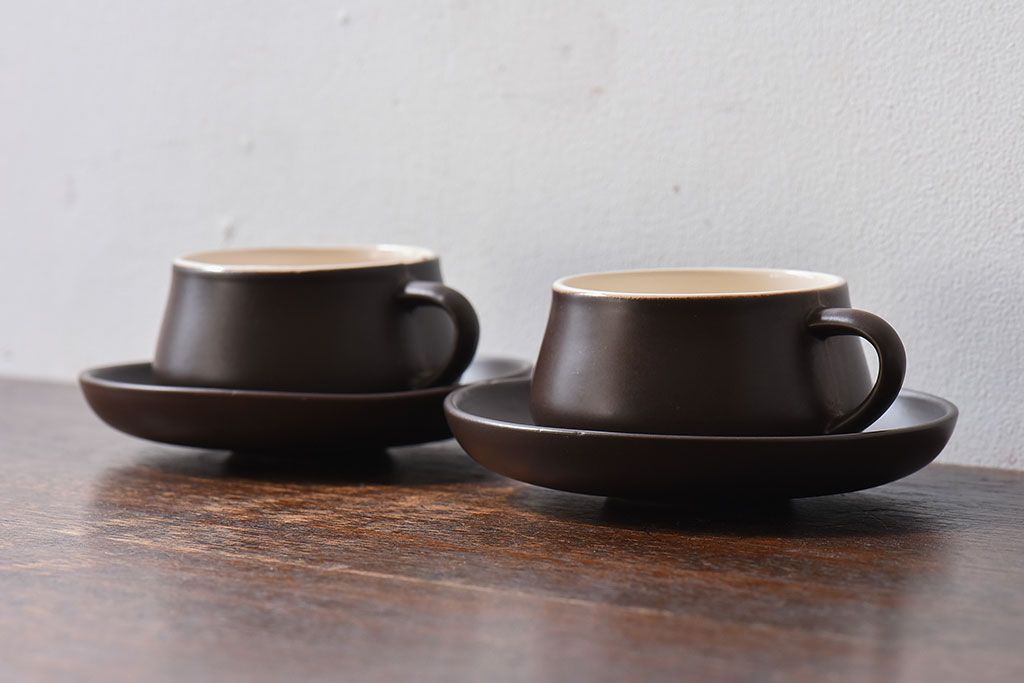 イギリスビンテージ　Honiton Pottery チョコレートブラウンのカップ&ソーサー2客セット(洋食器、陶器)(1)