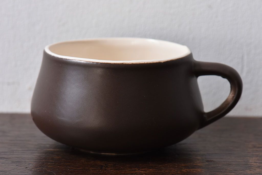 イギリスビンテージ　Honiton Pottery チョコレートブラウンのカップ&ソーサー2客セット(洋食器、陶器)(1)