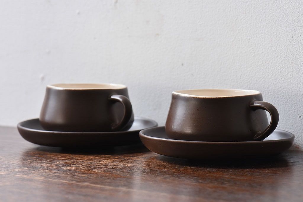 イギリスビンテージ　Honiton Pottery チョコレートブラウンのカップ&ソーサー2客セット(洋食器、陶器)(2)