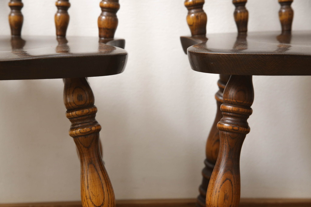 中古　カントリーハウス　秋山木工　ナラ材　上質なつくりが魅力的なダイニングチェア4脚セット(板座チェア、椅子)(R-052943)