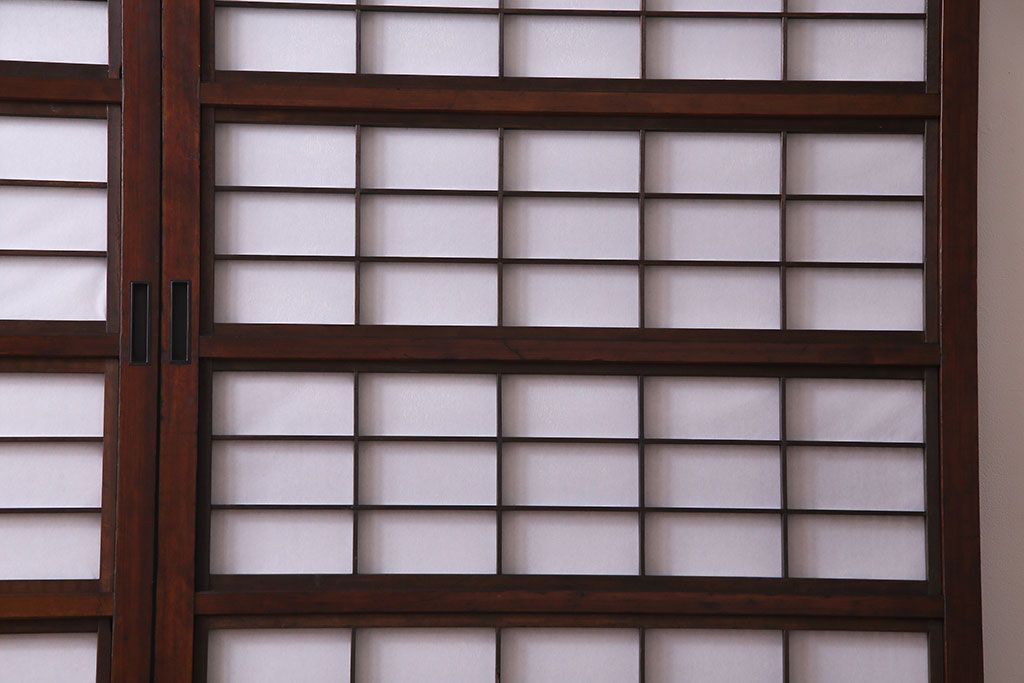 和製アンティーク　腰板ケヤキ材　細身の縦桟が美しい裏障子つき格子戸(仕切り戸、引き戸、建具)2枚組(R-030431)
