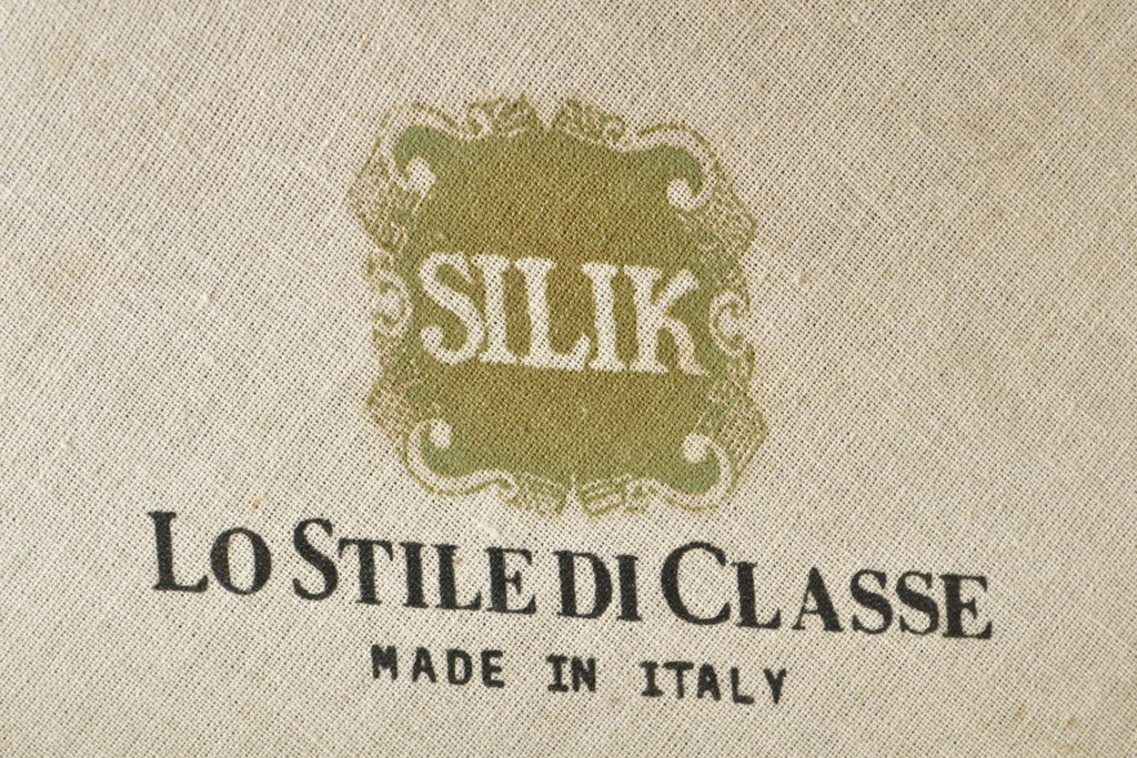 中古　イタリアブランド家具　SILIK(シリック)　細部まで凝った造りが美しいチェア(椅子、イス、サロンチェア)(R-063104)
