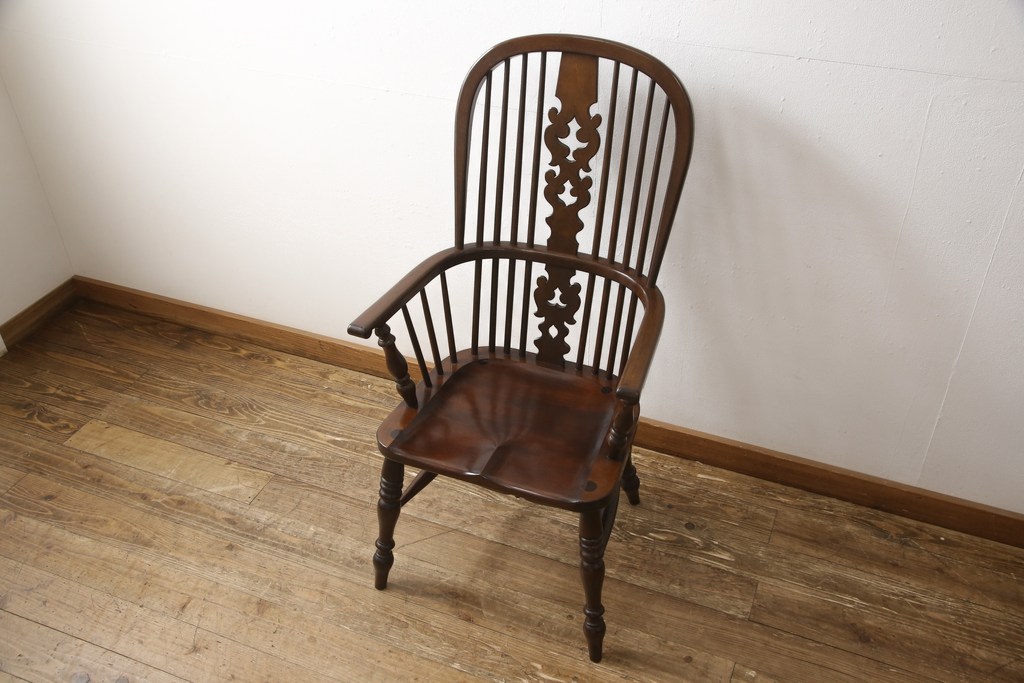 中古　美品　松本民芸家具　#44A型　洋風のクラシカルなデザインが美しいウィンザーチェア(定価約18万円)(アームチェア、板座チェア、椅子、イス、ウインザーチェア)(R-058512)