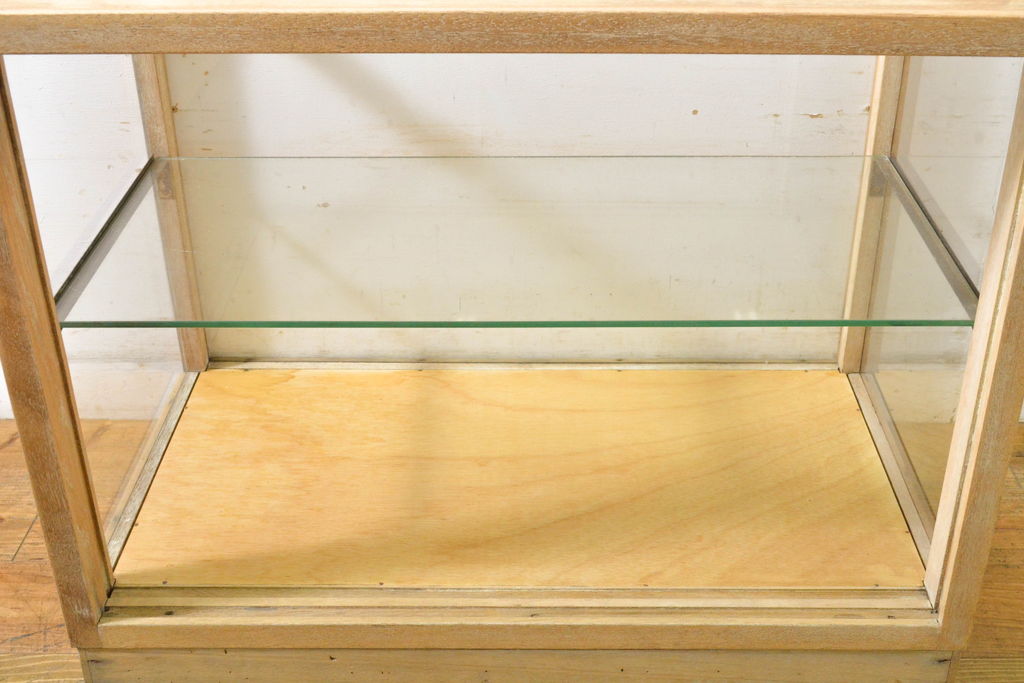 和製アンティーク 卓上 シンプルなデザインで取り入れやすい木枠ガラス 