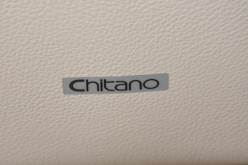中古　美品　カリモク家具(karimoku)　Chitano(チターノ)　レザー(本革)　シンプルながら洗練されたデザインが美しい2人掛けソファ(2P、二人掛け、アームソファ)(定価約32万円)(R-083585)
