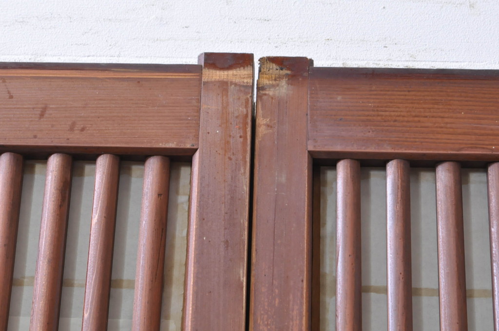 アンティーク建具　上手物!! 高級品 腰板欅(ケヤキ)材 丸面取り縦格子の幅狭格子戸4枚セット(引き戸)(R-068280)