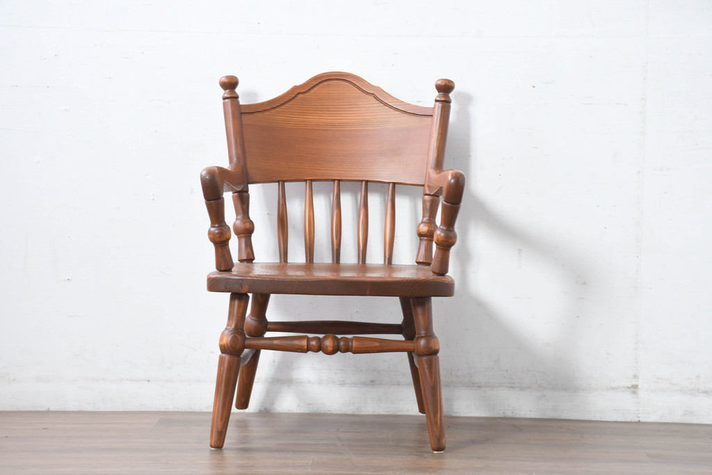 中古　未使用品　希少な試作品　飛騨産業　キツツキマーク　フロンティアシリーズ(FRONTIER)　重厚な佇まいが魅力のダイニングチェア(アームチェア、板座チェア、椅子、イス)(R-083727)