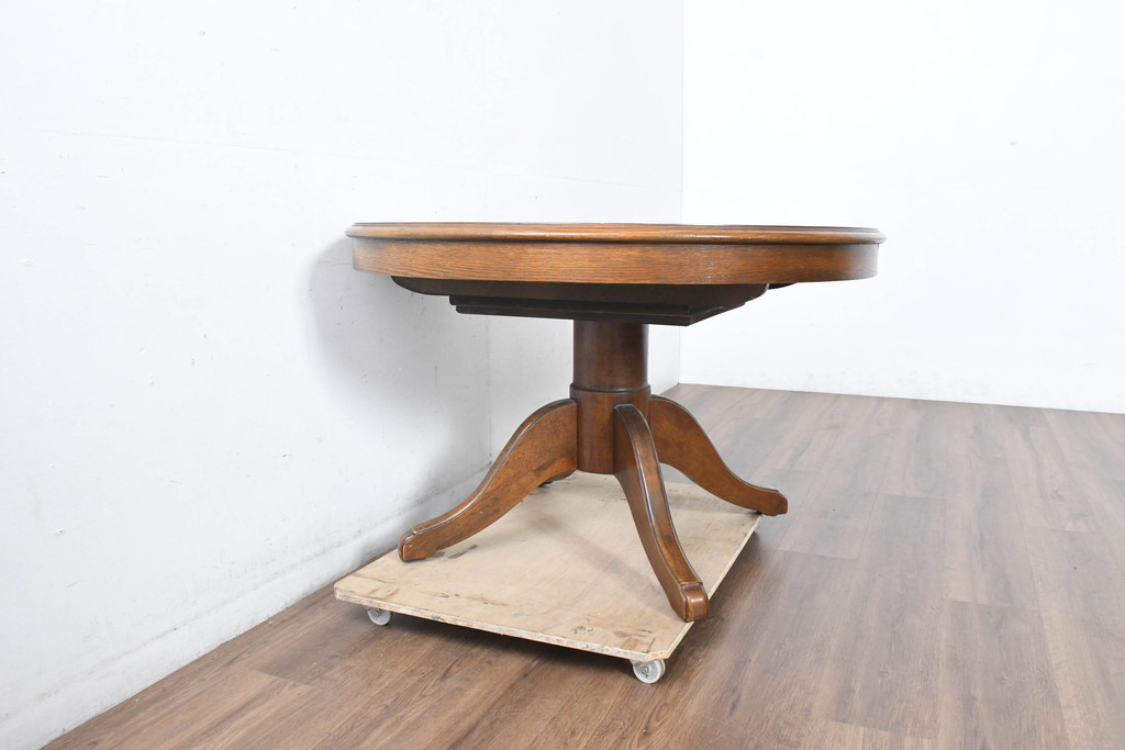 中古　美品　三越家具(現カントリーハウス)　Brugge(ブルージュ)　クラシカルな佇まいが魅力の伸長式ラウンドテーブル(ダイニングテーブル、エクステンションテーブル、丸テーブル、4人掛け、2人掛け、4人用、2人用、食卓)(R-083608)