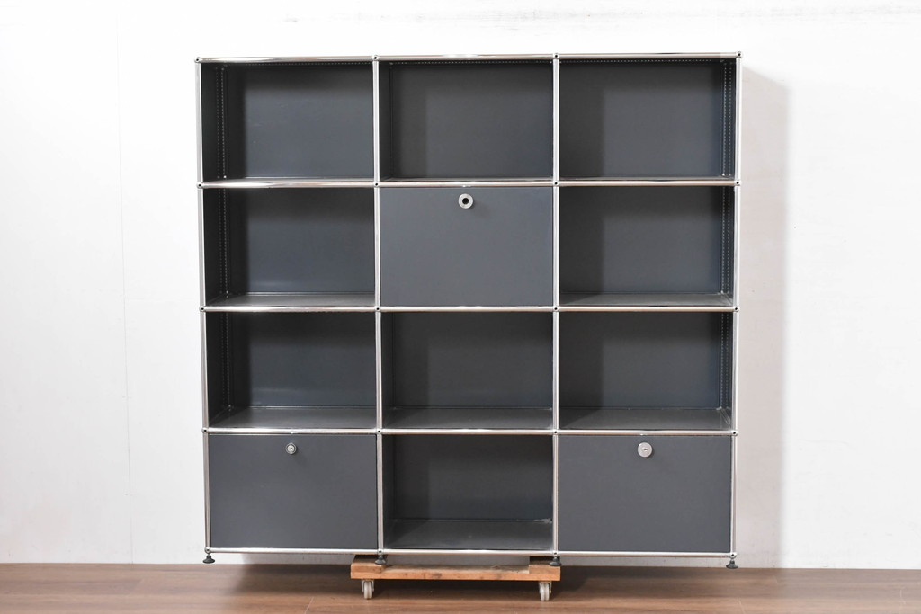中古　美品　スイス　USMハラー(USM Haller)　洗練されたデザインで収納と美観を両立させるオープンラック(キャビネット、収納棚、飾り棚、陳列棚、店舗什器)(定価約60万円)(R-083791)