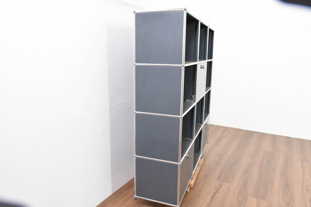 中古　美品　スイス　USMハラー(USM Haller)　洗練されたデザインで収納と美観を両立させるオープンラック(キャビネット、収納棚、飾り棚、陳列棚、店舗什器)(定価約60万円)(R-083791)