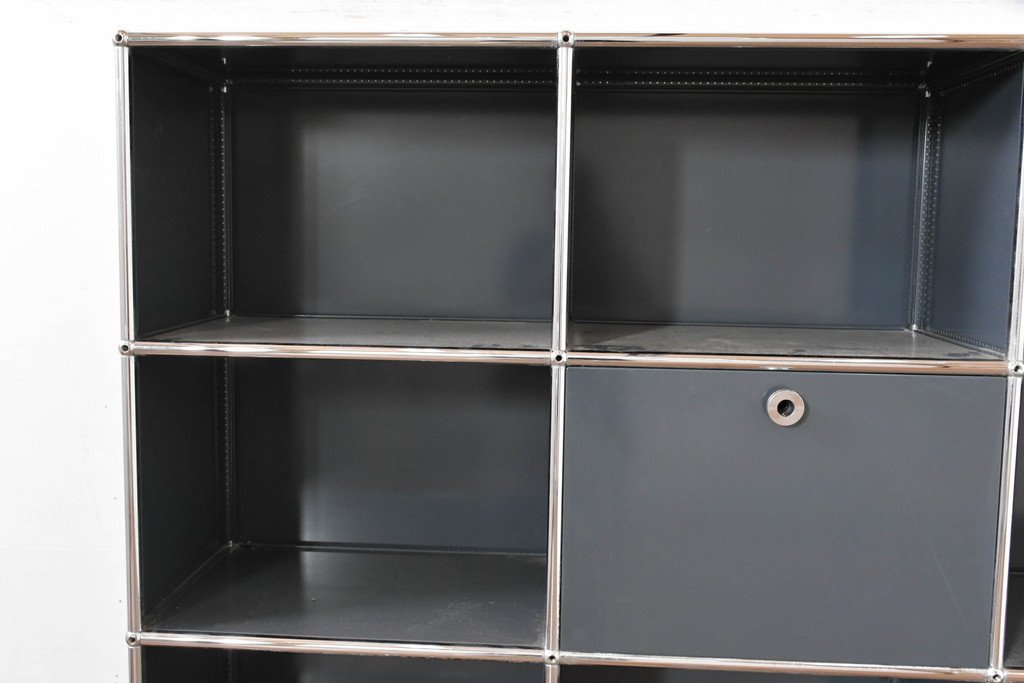 中古　美品　スイス　USMハラー(USM Haller)　洗練されたデザインで収納と美観を両立させるオープンラック(キャビネット、収納棚、飾り棚、陳列棚、店舗什器)(定価約60万円)(R-083791)