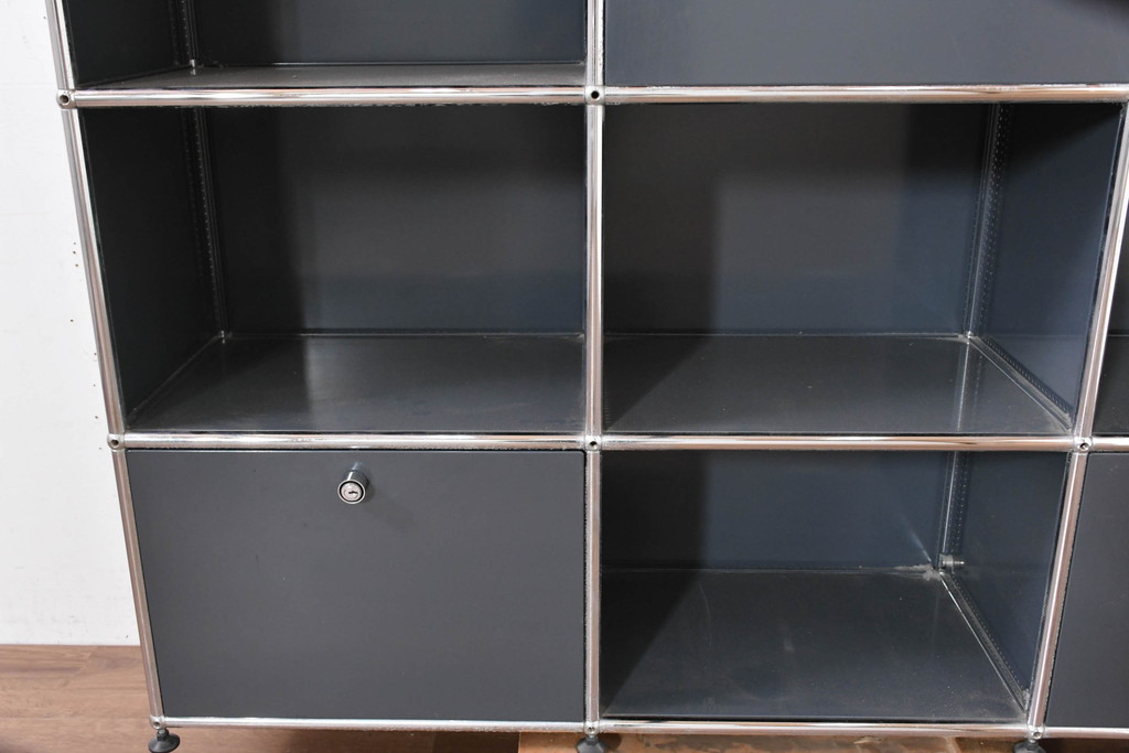 中古　美品　スイス　USMハラー(USM Haller)　洗練されたデザインで収納と美観を両立させるオープンラック(キャビネット、収納棚、飾り棚、陳列棚、店舗什器)(定価約60万円)(R-083791)