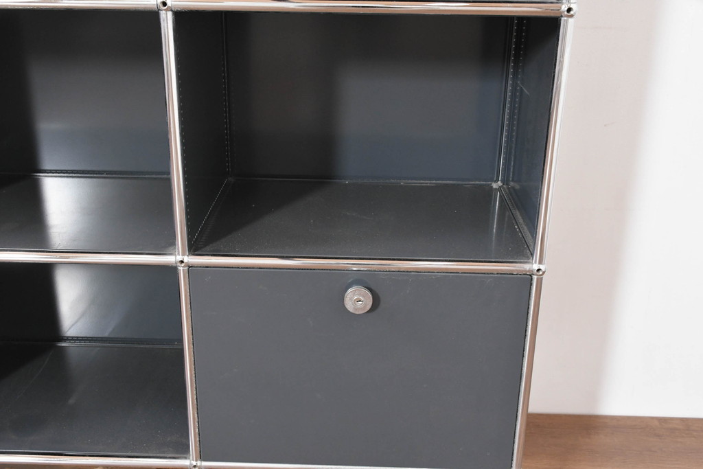 中古　美品　スイス　USMハラー(USM Haller)　洗練されたデザインで収納と美観を両立させるオープンラック(キャビネット、収納棚、飾り棚、陳列棚、店舗什器)(定価約60万円)(R-083791)