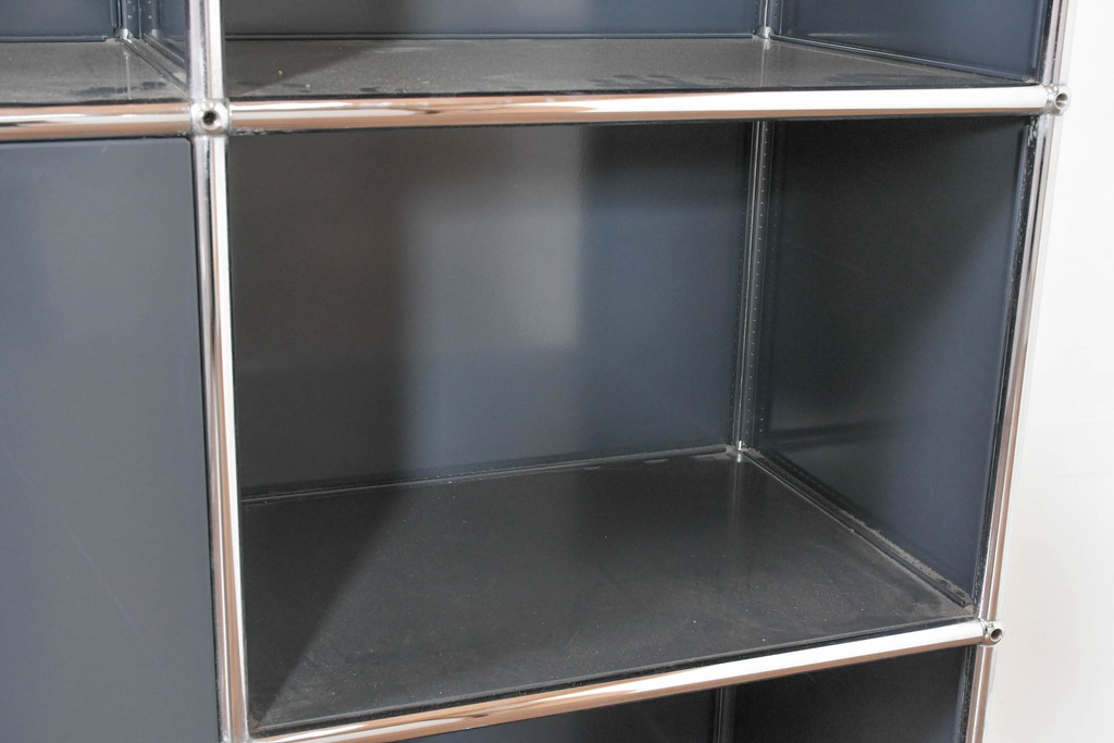 中古　美品　スイス　USMハラー(USM Haller)　洗練されたデザインで収納と美観を両立させるオープンラック(キャビネット、収納棚、飾り棚、陳列棚、店舗什器)(定価約60万円)(R-083791)