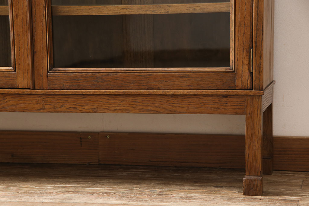 イギリスアンティーク　オーク材　シンプルなデザインで使い方の幅が広がるブックケース(本箱、収納棚、陳列棚、キャビネット、飾り棚、店舗什器)(R-050233)