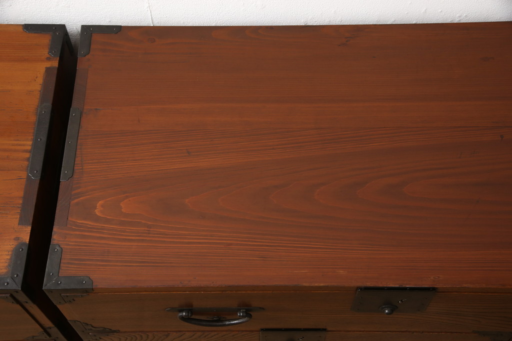 和製アンティーク　極上美品　前面ケヤキ材　品のある佇まい目を引く時代箪笥(和タンス、チェスト、収納箪笥、引き出し)(R-053774)