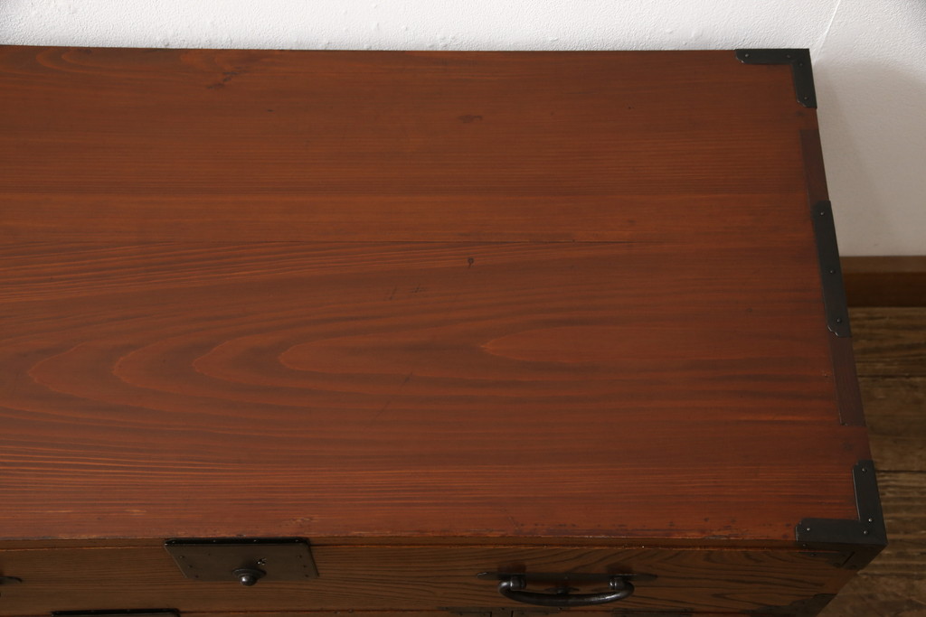 和製アンティーク　極上美品　前面ケヤキ材　品のある佇まい目を引く時代箪笥(和タンス、チェスト、収納箪笥、引き出し)(R-053774)