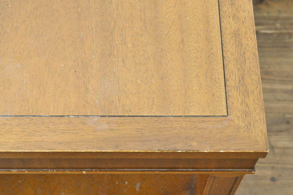 中古　DREXEL HERITAGE(ドレクセルヘリテイジ)　Triune(トライユン)シリーズ　すっきりした佇まいのエンドテーブル(サイドテーブル、ナイトテーブル、飾り台)(定価約21万円)(R-062508)