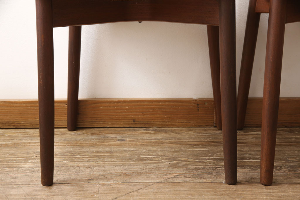 デンマークヴィンテージ　チーク材　濃い木色が味わい深いダイニングチェア2脚セット(椅子、イス、ビンテージ)(R-051467)