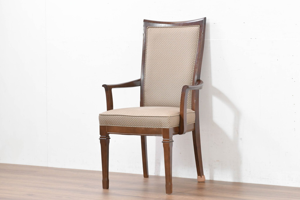 中古　美品　maruni(マルニ木工)　地中海ロイヤルシリーズ(ROYAL)　あらゆるシーンに気品を添える逸品のカンヌアームチェア(ダイニングチェア、椅子、イス)(定価約10万円)(R-083803)