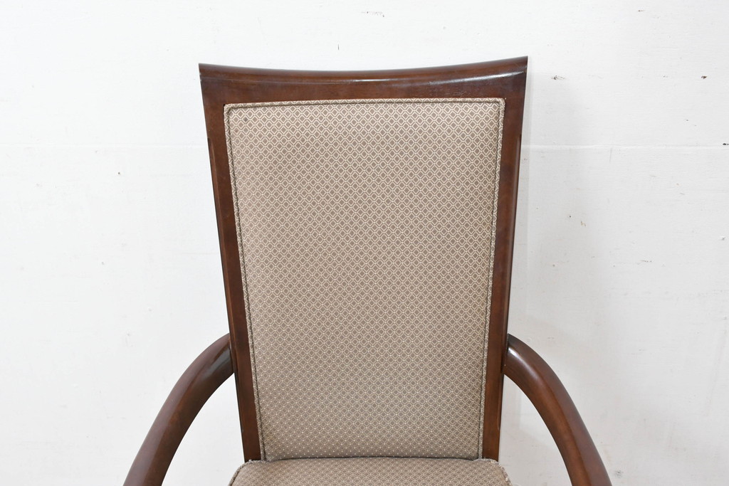 中古　美品　maruni(マルニ木工)　地中海ロイヤルシリーズ(ROYAL)　あらゆるシーンに気品を添える逸品のカンヌアームチェア(ダイニングチェア、椅子、イス)(定価約10万円)(R-083803)