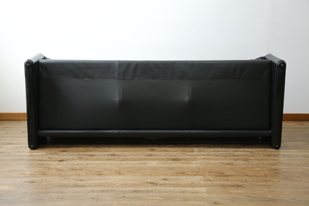 中古　リプロダクト品　Cassina(カッシーナ)　MARALUNGA(マラルンガ)　本革(レザー)　ブラックカラーが高級感を高める3人掛けソファ(三人掛け、3Pソファ)(R-081433)