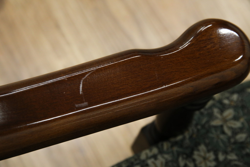 中古　美品　カリモク家具(karimoku)　ゆったりと座れるキャスター付きダイニングアームチェア4脚セット(ダイニングチェア、ラウンジチェア、イス、椅子)(定価4脚で約32万円)(R-077637)