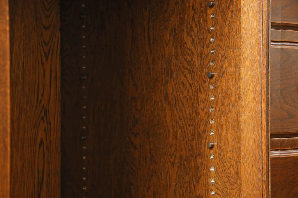 中古美品　カントリーハウス　秋山木工　シンプルな中にもつくりの良さが伺えるサイドボード(キャビネット、引き出し、リビングボード)(R-052368)