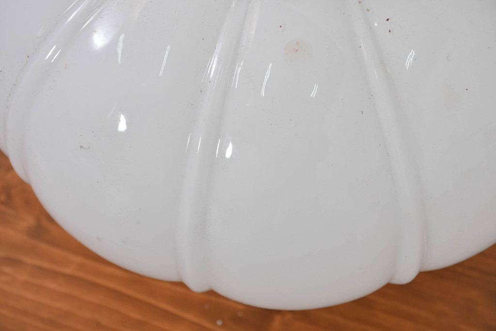 和製アンティーク　大正ロマンの雰囲気あふれる乳白ガラスのぼんぼり型ペンダントライト(照明カバー、吊り下げ照明、ペンダントライト、天井照明、シェード、電笠)(R-083666)