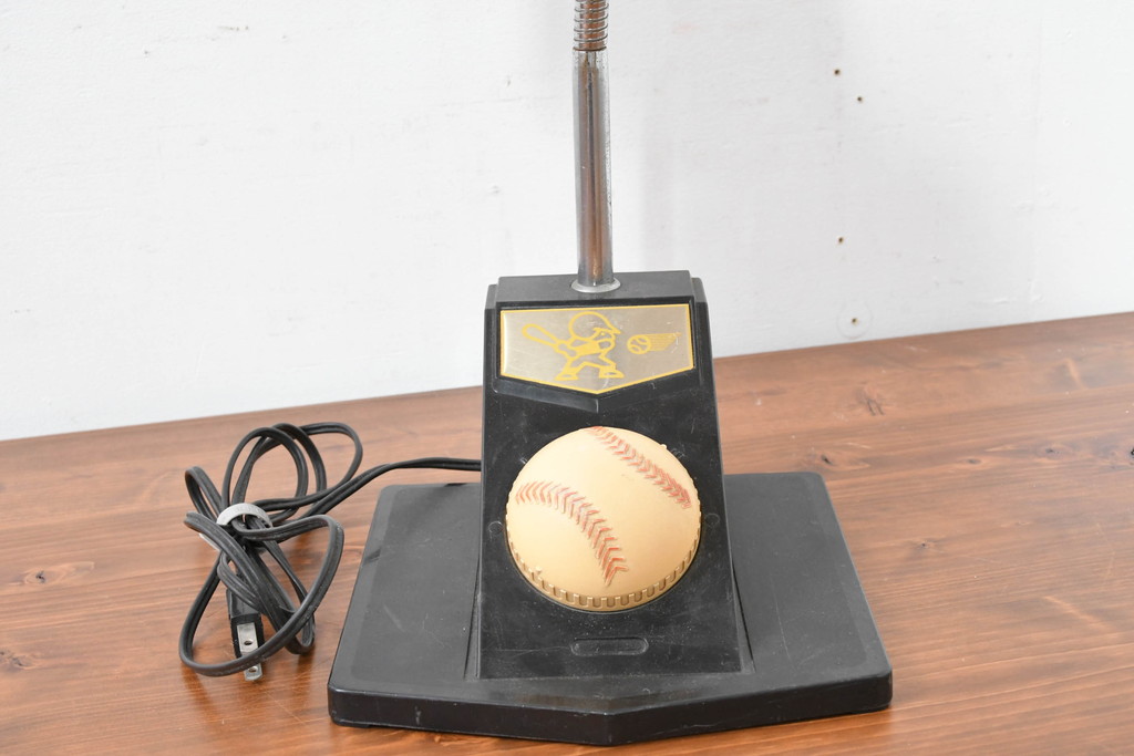 和製ビンテージ　HITACHI (日立)　非売品　限定ライト　記念ノベルティ　記念品　阪神タイガース　ユニークなデザインでインテリアに遊び心をプラスするテーブルランプ(テーブルスタンド、テーブル照明、テーブルライト、デスクライト、デスクスタンド、卓上照明、ヴィンテージ)(R-083866)