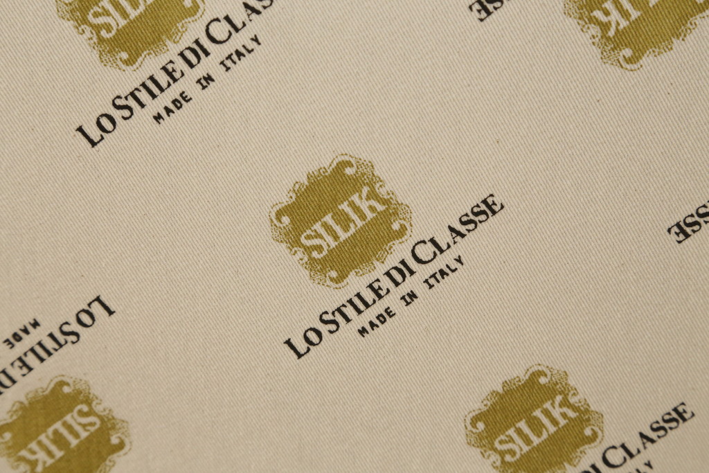 中古　美品　イタリア高級家具　SILIK(シリック)　ロココ調　優雅でロマンチックな雰囲気溢れるシェーズロング(カウチソファ、2人掛けソファ、2P、長椅子、二人掛け)(定価約190万円)(R-076658)