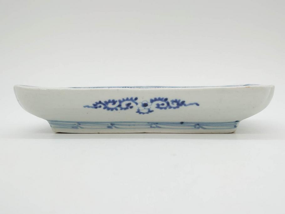 江戸期　古伊万里　染付　冨貴長春　約21cm　7寸　牡丹蛸唐草文　細やかで力強く描かれた文様が魅力的な長皿(七寸、和食器、和皿)(R-077133)