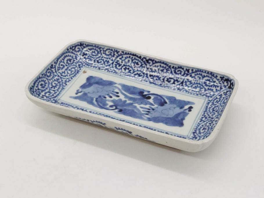 江戸期　古伊万里　染付　富貴長春　約21.5cm　7.1寸　牡丹蛸唐草文　細やかで力強く描かれた文様が魅力的な長皿(七寸一分、和食器、和皿)(R-077134)