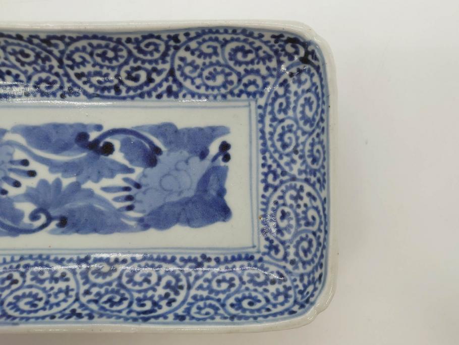 江戸期　古伊万里　染付　富貴長春　約21.5cm　7.1寸　牡丹蛸唐草文　細やかで力強く描かれた文様が魅力的な長皿(七寸一分、和食器、和皿)(R-077134)