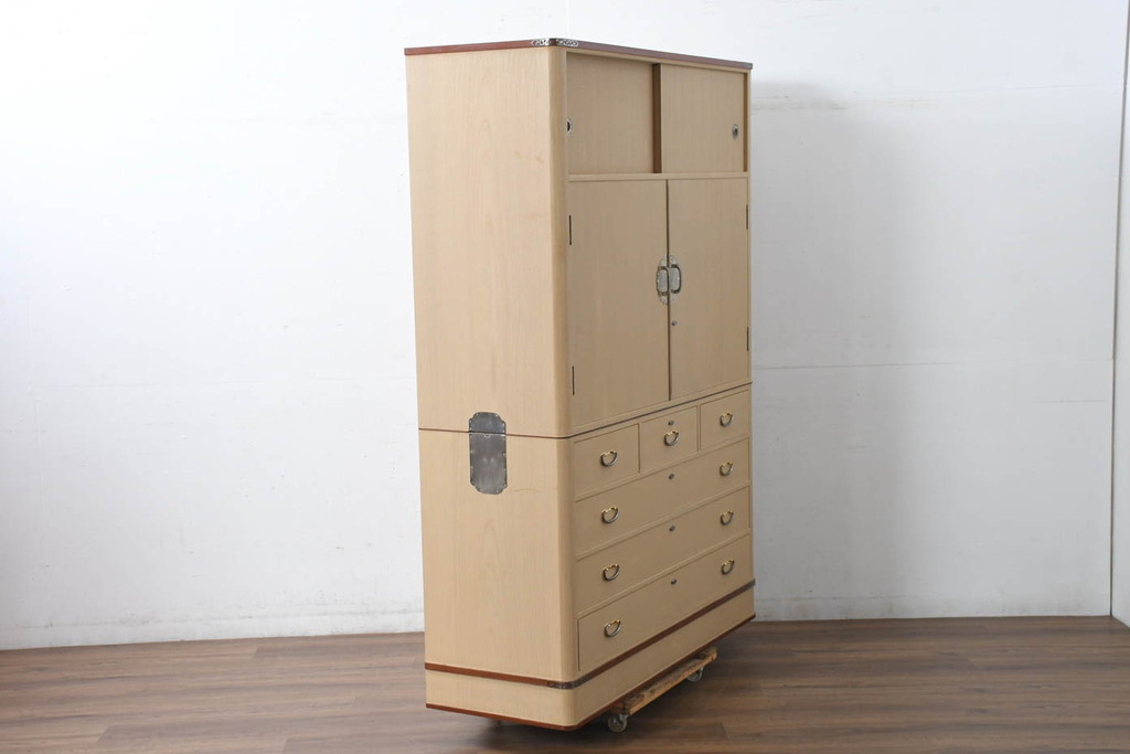 中古　美品　衣装盆付き　桑材のアクセントが美しい気品漂う桐箪笥(桐たんす、衣装箪笥、収納箪笥、着物箪笥、引き出し、和タンス、チェスト、バラ売り可能)(定価約170万円)(R-082619)
