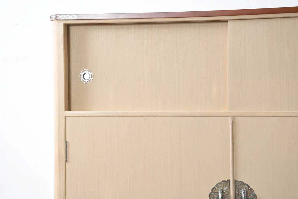 中古　美品　衣装盆付き　桑材のアクセントが美しい気品漂う桐箪笥(桐たんす、衣装箪笥、収納箪笥、着物箪笥、引き出し、和タンス、チェスト、バラ売り可能)(定価約170万円)(R-082619)
