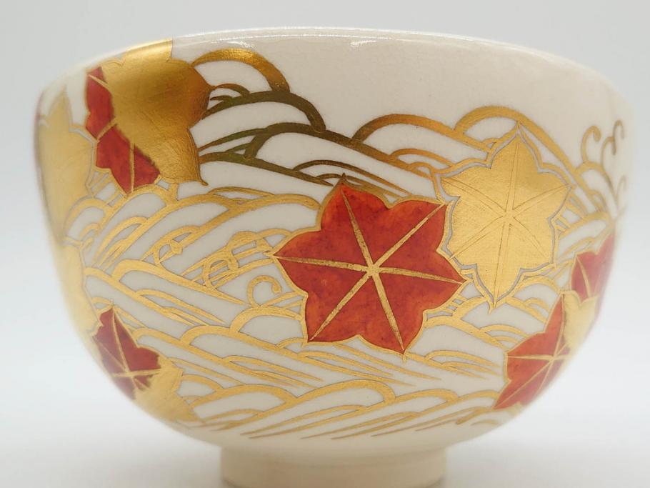 竜谷焼　宮川香雲　鵬雲斉書付　金彩色絵　約13cm　4.3寸　龍田川　紅葉の図が雅やかな茶碗(京焼、龍谷窯、和食器、抹茶碗、茶道具、茶器、共布、共箱付き、四寸三分)(R-077161)