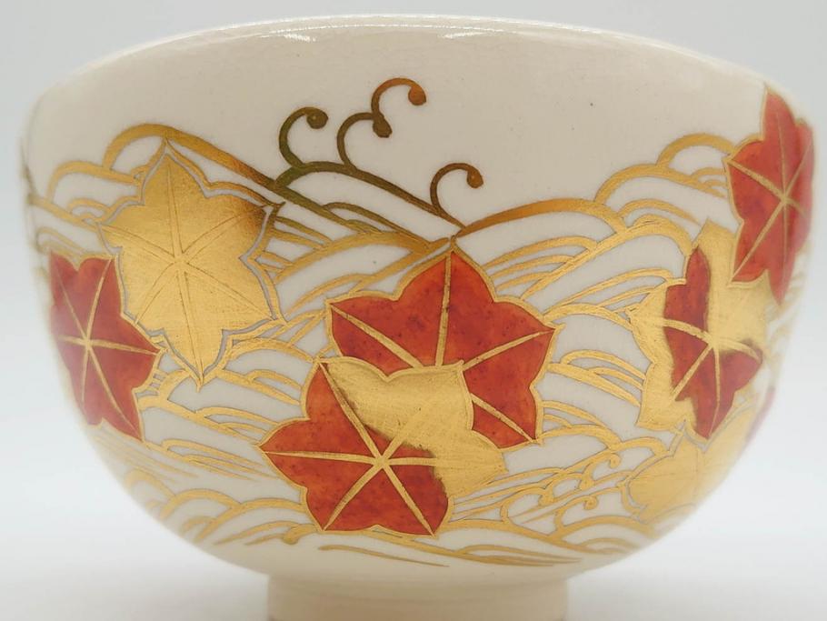 竜谷焼　宮川香雲　鵬雲斉書付　金彩色絵　約13cm　4.3寸　龍田川　紅葉の図が雅やかな茶碗(京焼、龍谷窯、和食器、抹茶碗、茶道具、茶器、共布、共箱付き、四寸三分)(R-077161)
