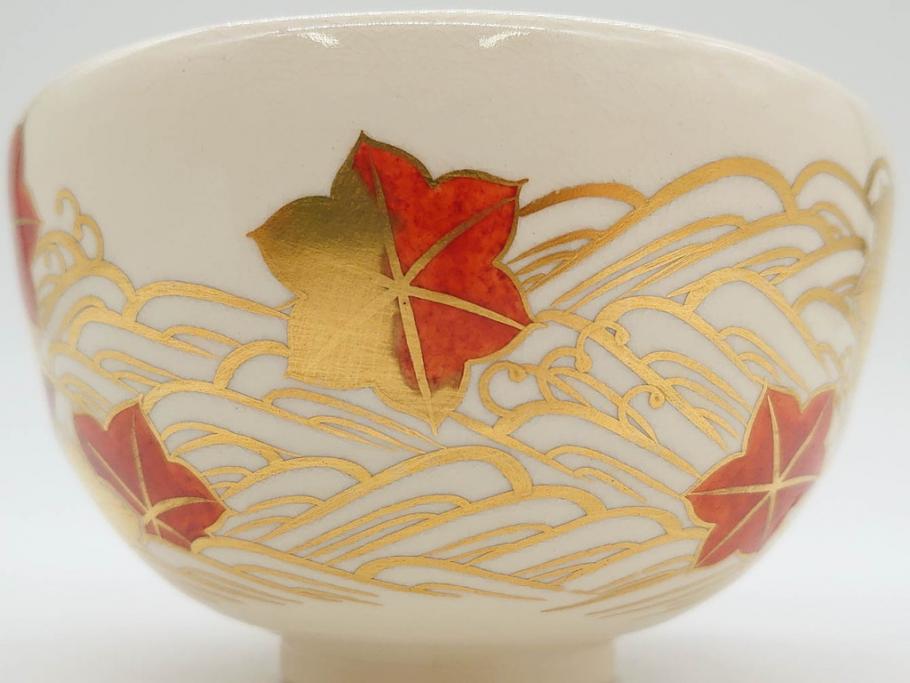竜谷焼　宮川香雲　鵬雲斉書付　金彩色絵　約13cm　4.3寸　龍田川　紅葉の図が雅やかな茶碗(京焼、龍谷窯、和食器、抹茶碗、茶道具、茶器、共布、共箱付き、四寸三分)(R-077161)