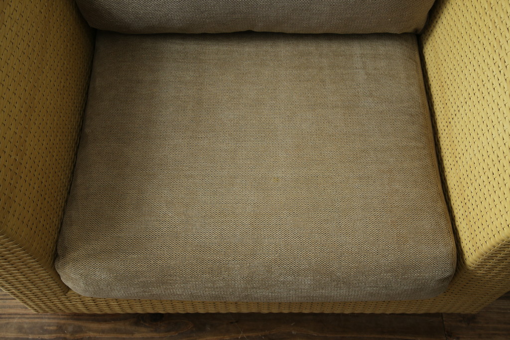 中古　美品　arflex(アルフレックス)　A・SOFA (エー・ソファ) HOLIDAYS(ホリデイズ)　本革(レザー)　水牛革を編み込んだ涼しげなデザインがおしゃれな一人掛けソファ(アームソファ、ラウンジソファ、1人掛け、1P)(定価約26万円)(R-080323)