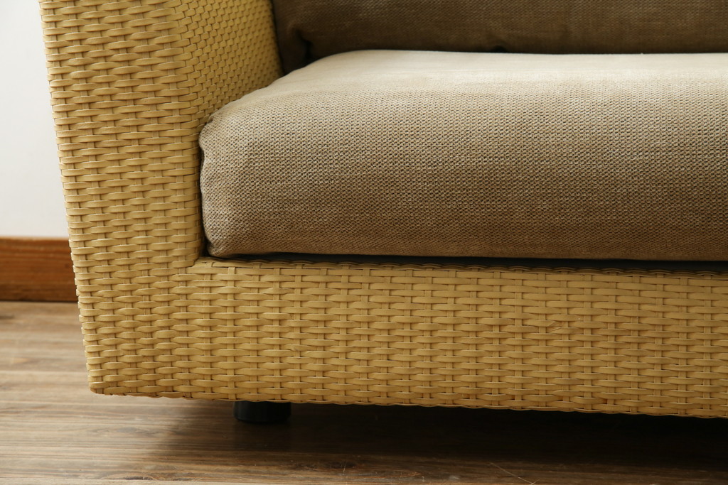 中古　美品　arflex(アルフレックス)　A・SOFA (エー・ソファ) HOLIDAYS(ホリデイズ)　本革(レザー)　水牛革を編み込んだ涼しげなデザインがおしゃれな一人掛けソファ(アームソファ、ラウンジソファ、1人掛け、1P)(定価約26万円)(R-080323)
