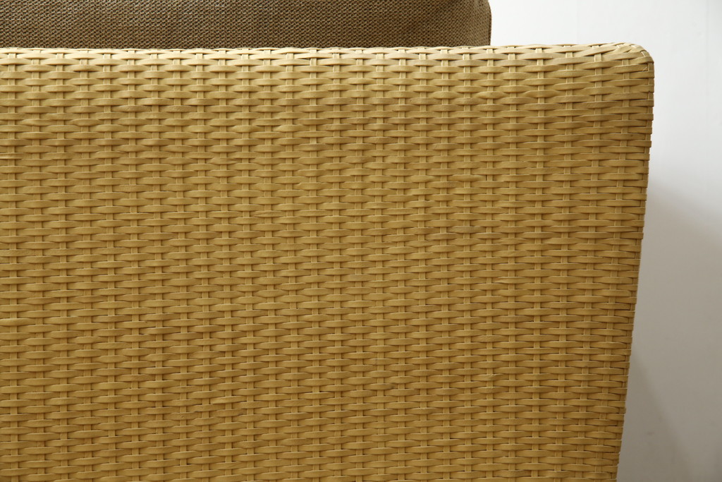 中古　美品　arflex(アルフレックス)　A・SOFA (エー・ソファ) HOLIDAYS(ホリデイズ)　本革(レザー)　水牛革を編み込んだ涼しげなデザインがおしゃれな一人掛けソファ(アームソファ、ラウンジソファ、1人掛け、1P)(定価約26万円)(R-080323)