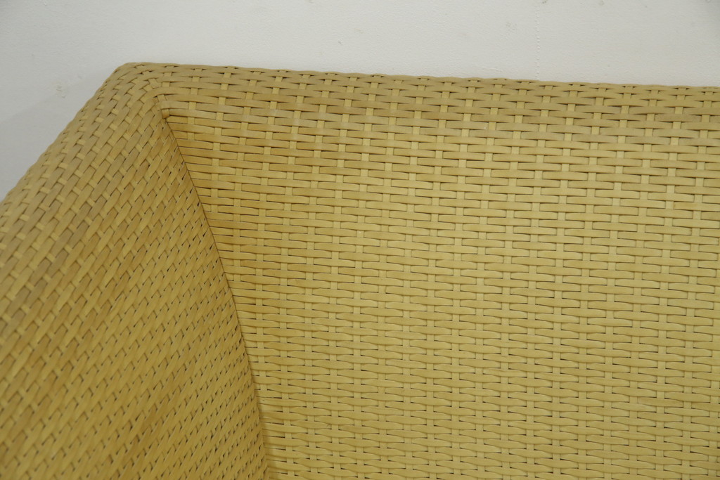 中古　美品　arflex(アルフレックス)　A・SOFA (エー・ソファ) HOLIDAYS(ホリデイズ)　本革(レザー)　水牛革を編み込んだ涼しげなデザインがおしゃれな一人掛けソファ(アームソファ、ラウンジソファ、1人掛け、1P)(定価約26万円)(R-080323)