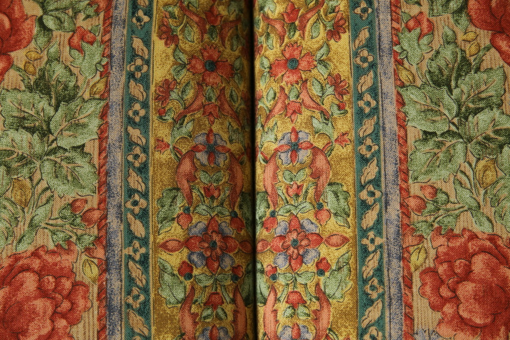 中古　美品　三越百貨店取り扱い　Brugge(ブルージュ)　オーク材　英国カントリースタイルのお部屋におすすめな2人掛けソファ(アームソファ、2Pソファ、二人掛け、ラブソファ)(定価約30万円)(R-081188)