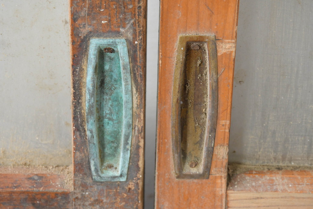 アンティーク建具　使い込まれた風合いが味わい深いモールガラスがアクセントのガラス戸2枚セット(引き戸)(R-083502)