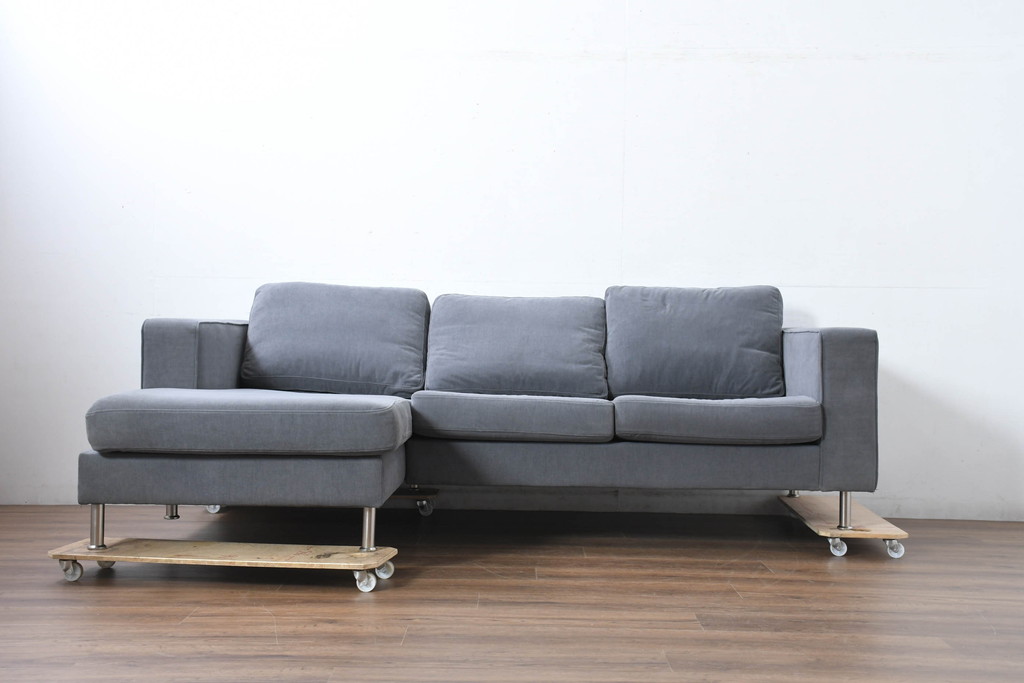 中古　美品　BoConcept(ボーコンセプト)　ゆったりとした座り心地が楽しめる落ち着いた色味のL字型ソファ(3人掛け、2人掛け、3P、2P、カウチソファ、コーナーソファ)(定価推定約40万円)(R-083238)